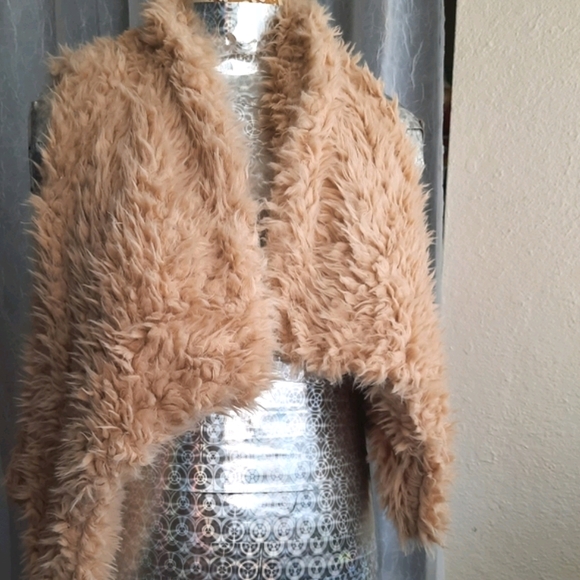 Vegan Fur Teddy Vest Camel Colored NWT Various Sz - Picture 5 of 12
